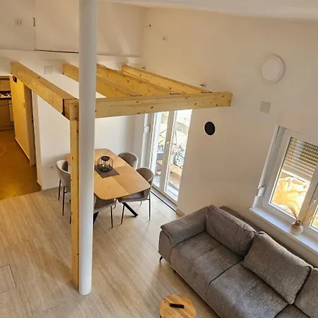 Bike Corner Apartment *
